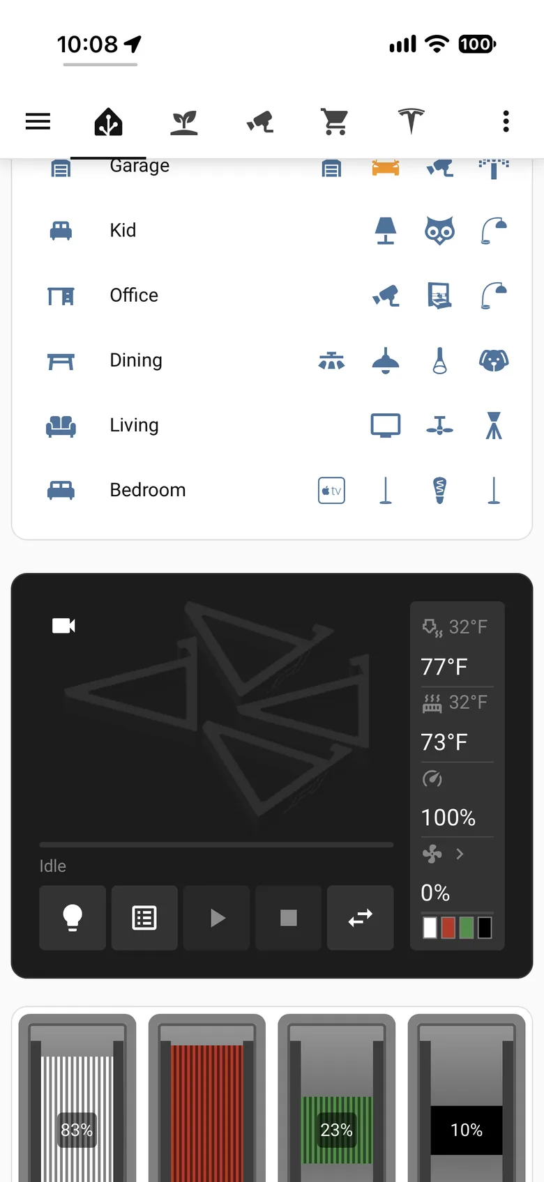 Main dashboard on iPhone: room controls and the 3D printer with filament levels